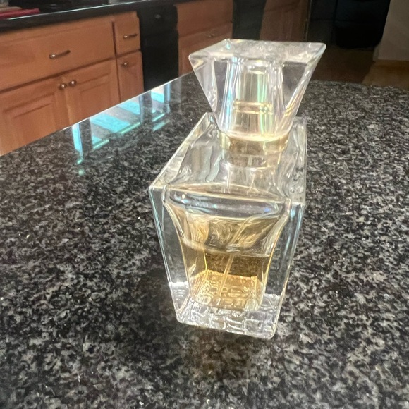 GUESS seductive/  perfume. Excellent floral light scent. Very fresh scent - Picture 3 of 7